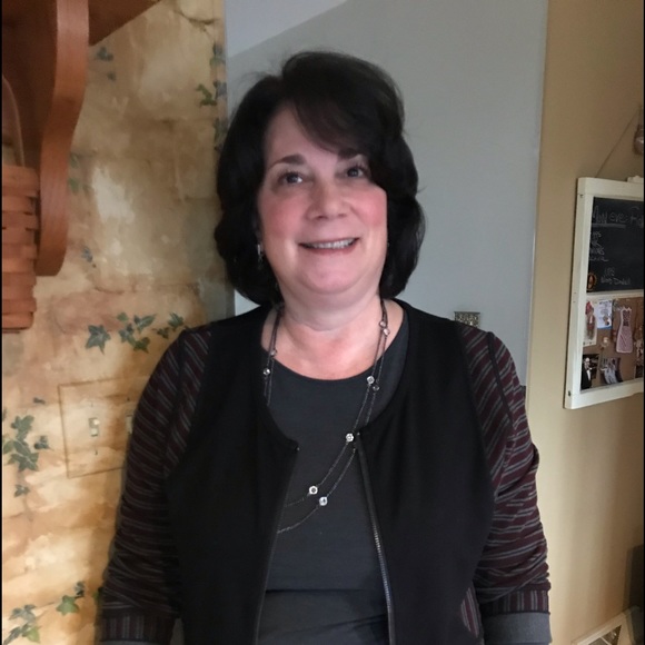 Meet your Posher, Terri - Picture 2 of 3